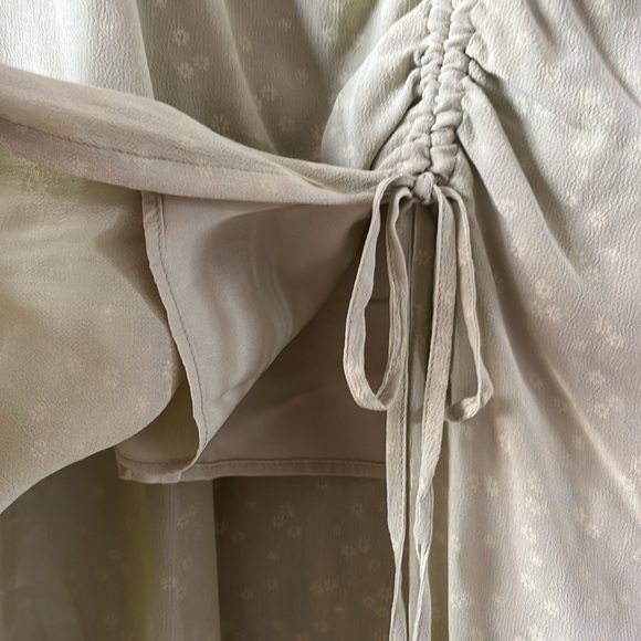 Pretty light green skirt American Eagle - Picture 3 of 6